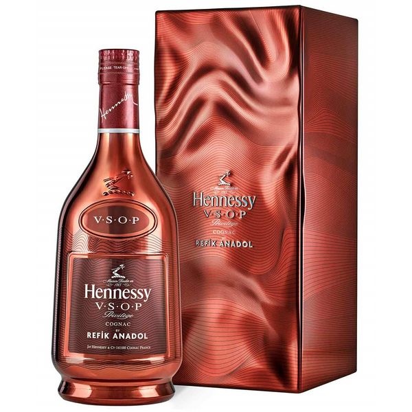 Hennessy-VSOP-Limited-Refik-Anadol